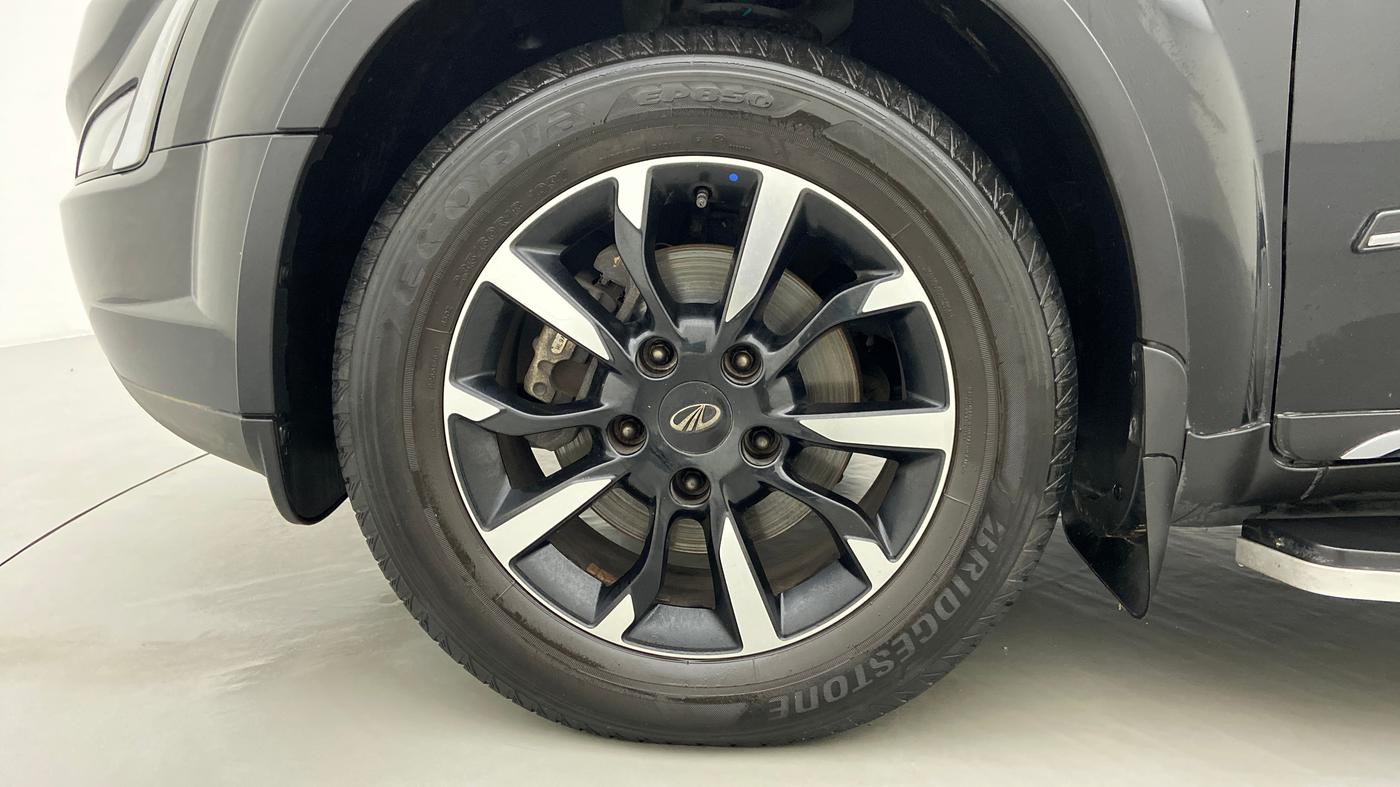 2019 Mahindra XUV500 W11 (O), Diesel, Manual, 23,017 km, Left Front Wheel