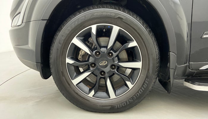2019 Mahindra XUV500 W11 (O), Diesel, Manual, 23,017 km, Left Front Wheel