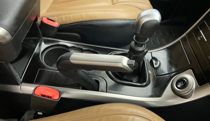 2019 Mahindra XUV500 W11 (O), Diesel, Manual, 23,017 km, Gear Lever