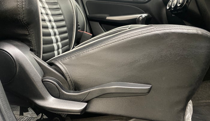 2022 Maruti Swift ZXI, Petrol, Manual, 34,212 km, Driver Side Adjustment Panel