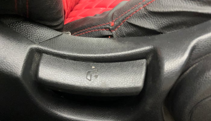 2017 Hyundai Elite i20 SPORTZ 1.2, Petrol, Manual, 58,910 km, Driver Side Adjustment Panel