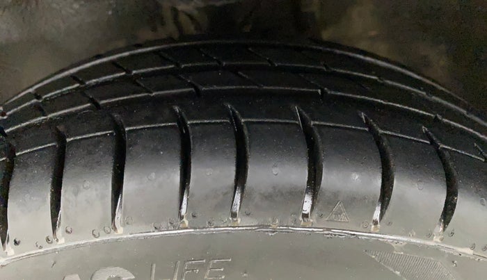2015 Maruti Alto K10 VXI AMT, Petrol, Automatic, 84,137 km, Left Front Tyre Tread