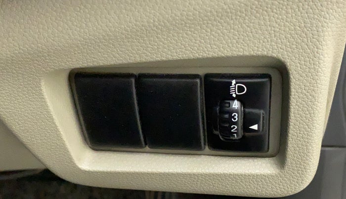 2015 Maruti Alto K10 VXI AMT, Petrol, Automatic, 84,137 km, Dashboard - Headlight height adjustment not working