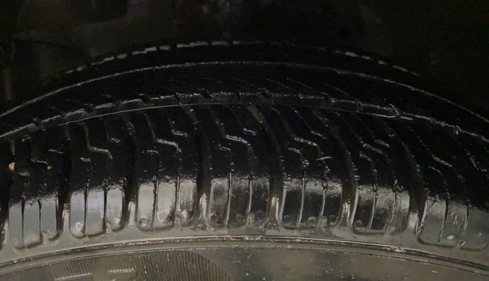 2015 Honda Amaze 1.2L I-VTEC S, Petrol, Manual, 71,383 km, Left Front Tyre Tread