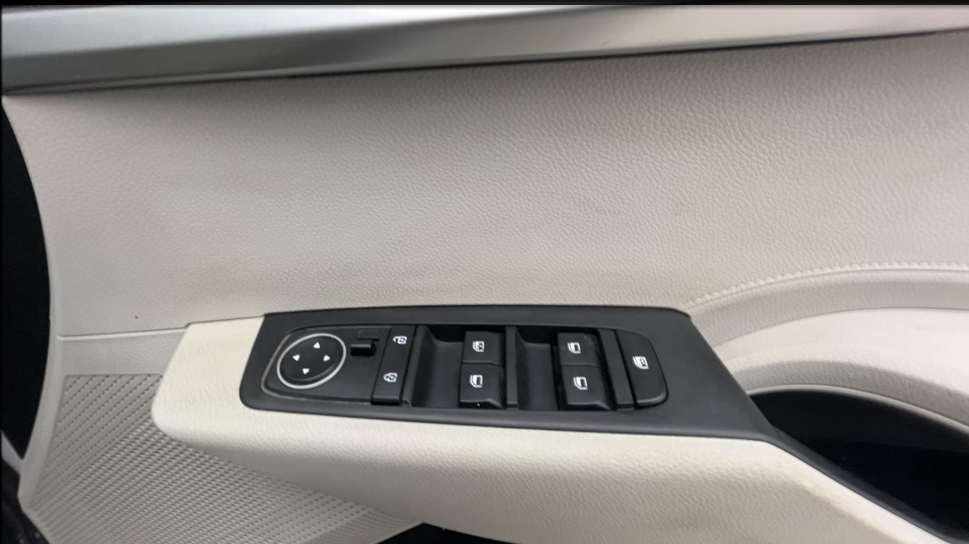 2023 KIA CARENS PRESTIGE 1.5 PETROL 7 STR, Petrol, Manual, 33,719 km, Driver Side Door Panels Control