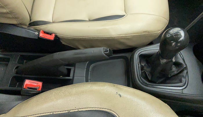 2015 Volkswagen Polo TRENDLINE 1.2L PETROL, Petrol, Manual, 84,433 km, Gear Lever