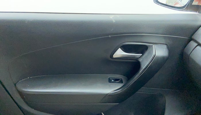2015 Volkswagen Polo TRENDLINE 1.2L PETROL, Petrol, Manual, 84,433 km, Left front window switch / handle - Power window makes minor noise