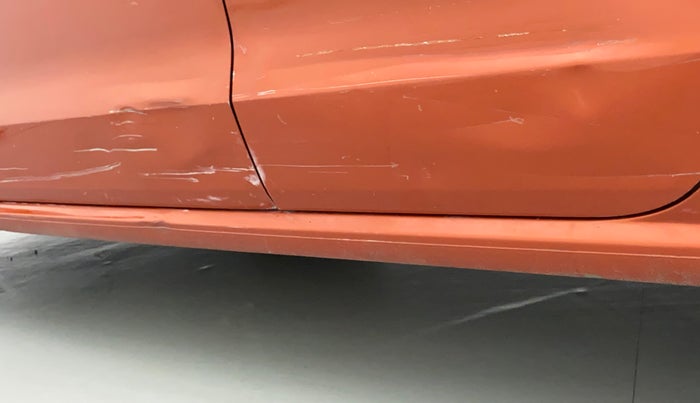 2015 Volkswagen Polo TRENDLINE 1.2L PETROL, Petrol, Manual, 84,433 km, Left running board - Minor scratches
