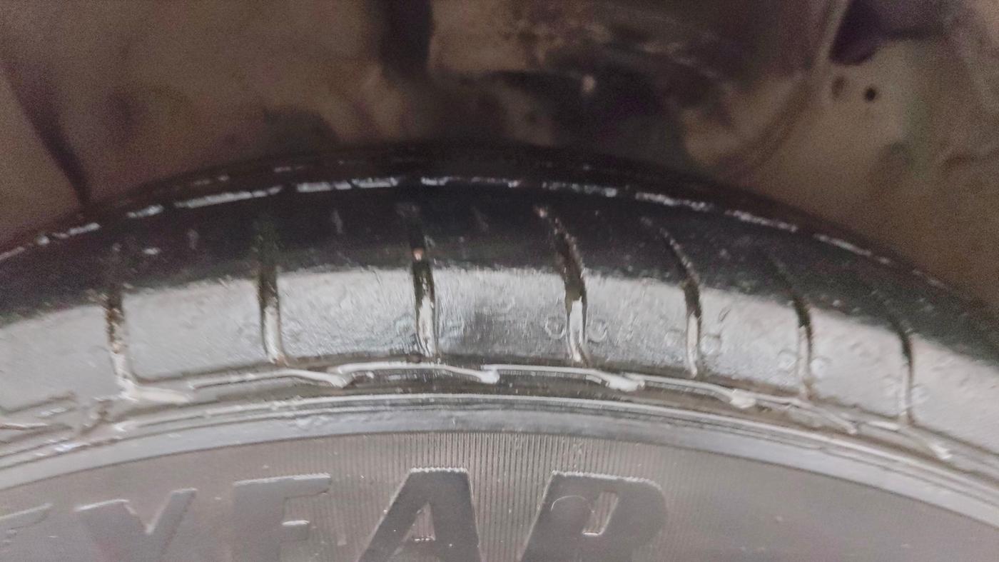 2016 Hyundai Creta SX PLUS AT 1.6 PETROL, Petrol, Automatic, 1,03,742 km, Left Front Tyre Tread