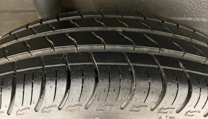 2021 Maruti S PRESSO VXI (O) CNG, CNG, Manual, 4,045 km, Right Rear Tyre Tread