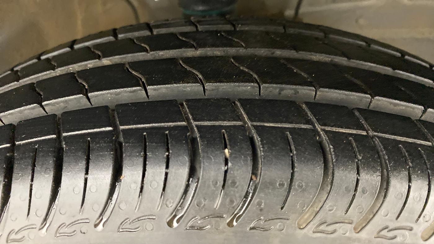 2021 Maruti S PRESSO VXI (O) CNG, CNG, Manual, 4,045 km, Right Front Tyre Tread