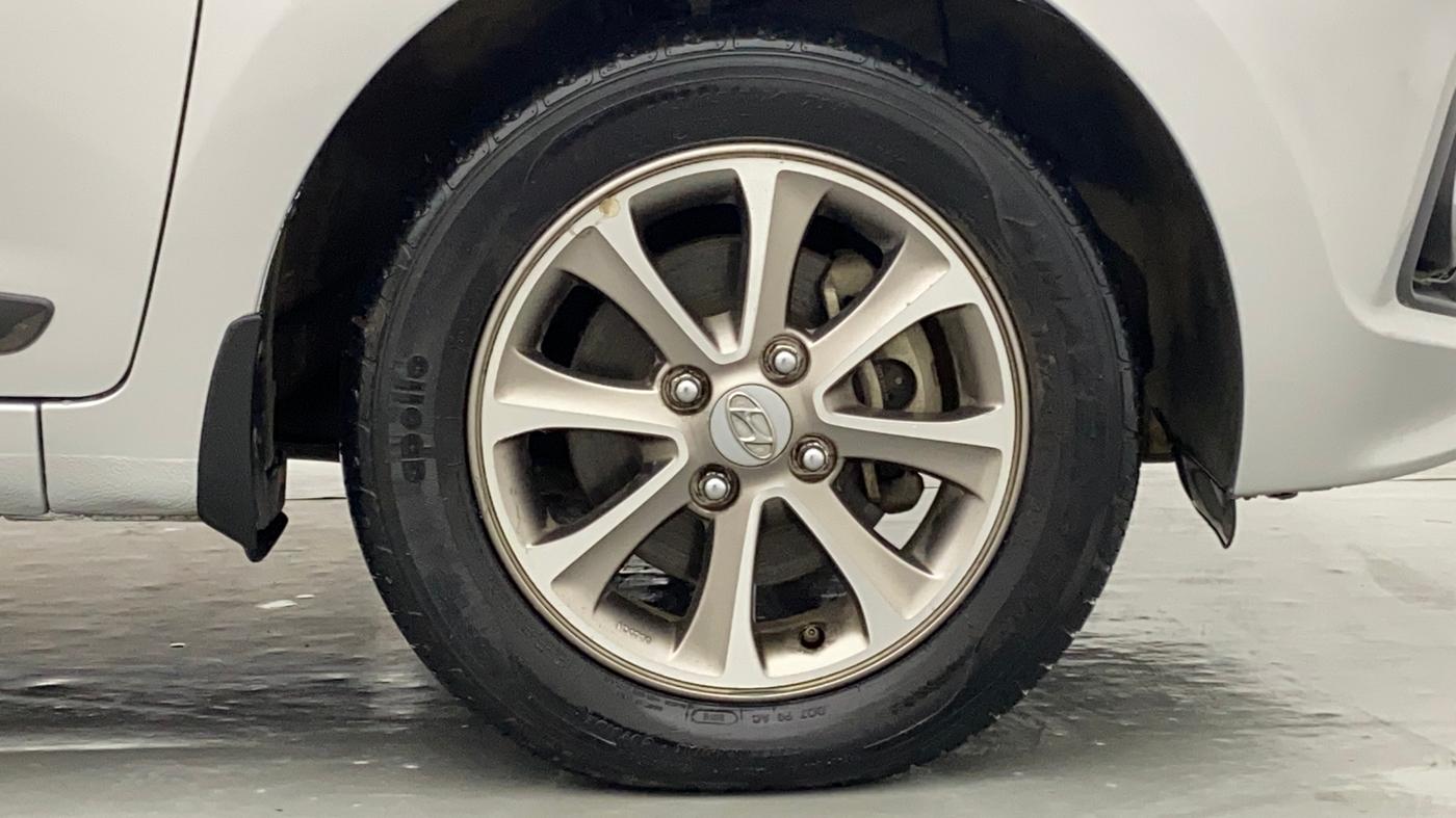 2016 Hyundai Grand i10 ASTA 1.2 (O) VTVT, Petrol, Manual, 29,603 km, Right Front Wheel