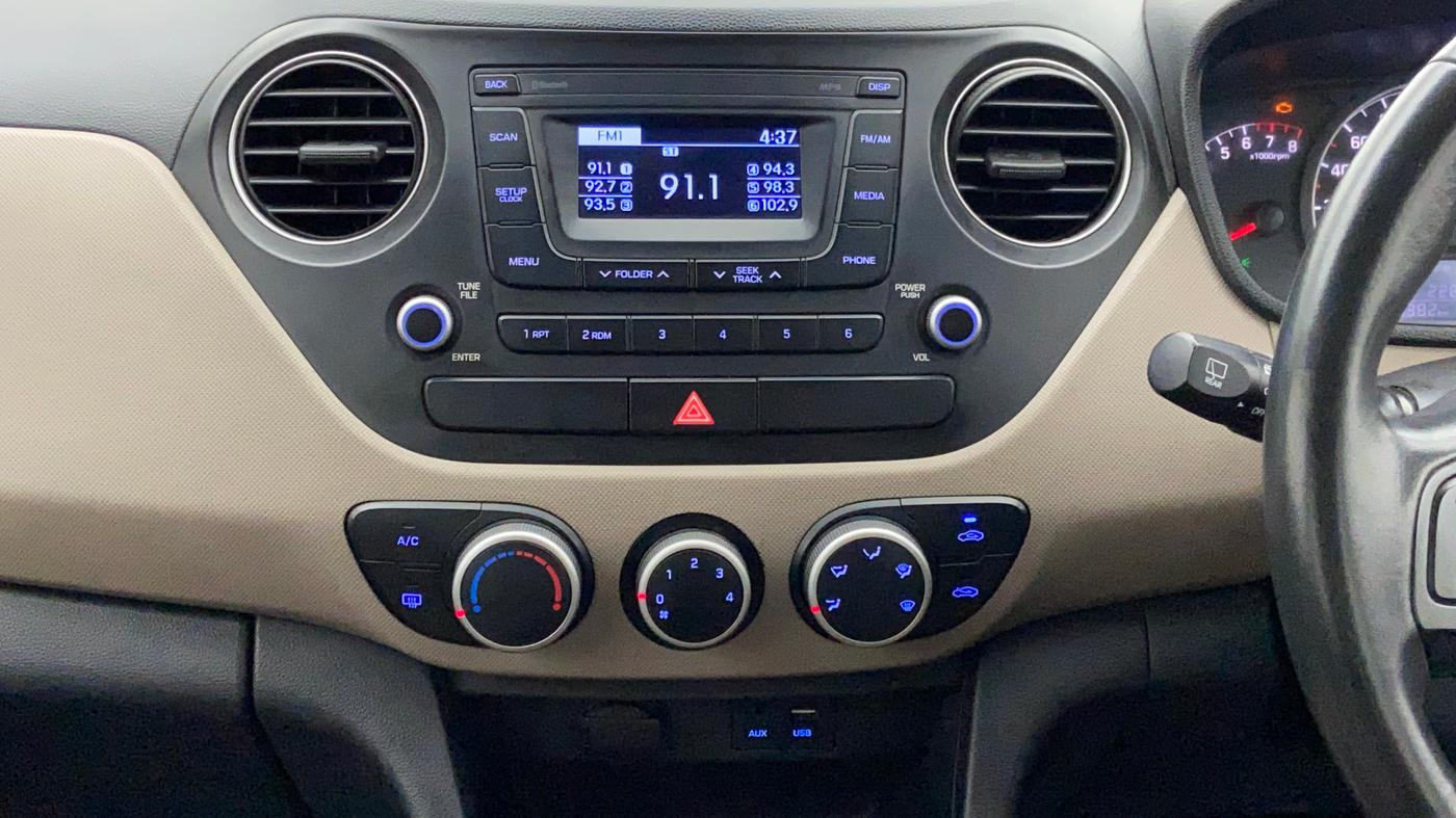 2016 Hyundai Grand i10 ASTA 1.2 (O) VTVT, Petrol, Manual, 29,603 km, Air Conditioner