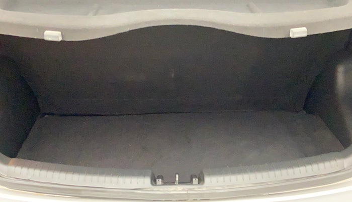 2016 Hyundai Grand i10 ASTA 1.2 (O) VTVT, Petrol, Manual, 29,603 km, Boot Inside View