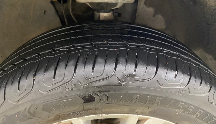 2018 Volkswagen TIGUAN COMFORTLINE TDI AT, Diesel, Automatic, 1,33,204 km, Right Front Tyre Tread