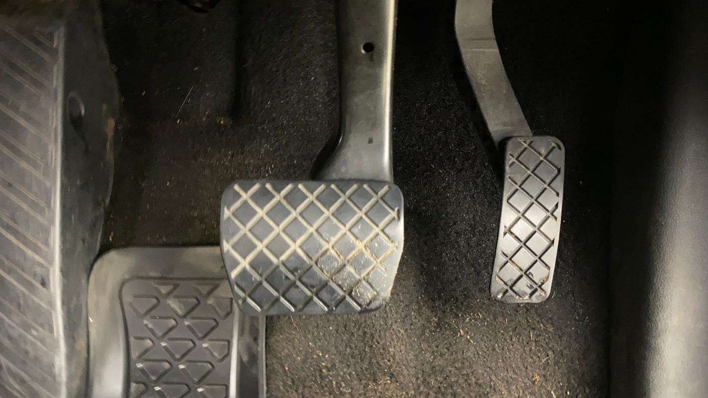 2018 Volkswagen TIGUAN COMFORTLINE TDI AT, Diesel, Automatic, 1,33,306 km, Pedals