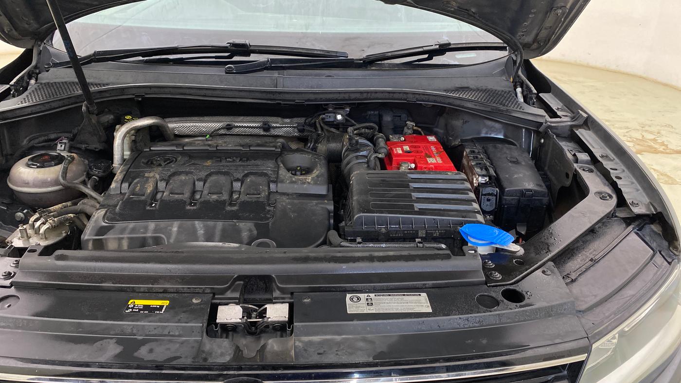 2018 Volkswagen TIGUAN COMFORTLINE TDI AT, Diesel, Automatic, 1,33,306 km, Engine View - Left