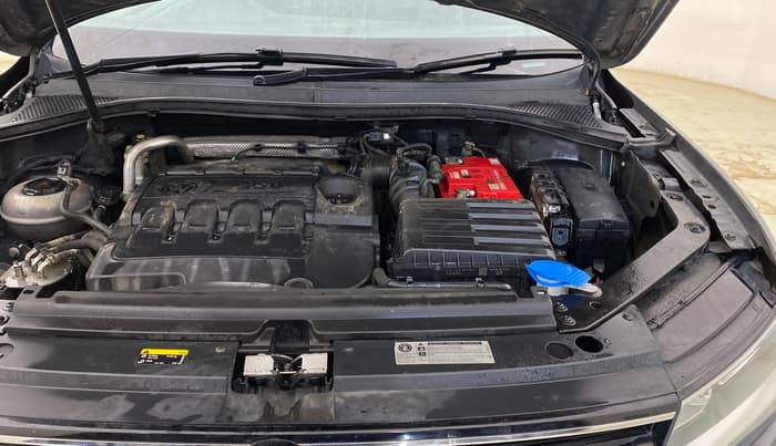 2018 Volkswagen TIGUAN COMFORTLINE TDI AT, Diesel, Automatic, 1,33,204 km, Engine View - Left