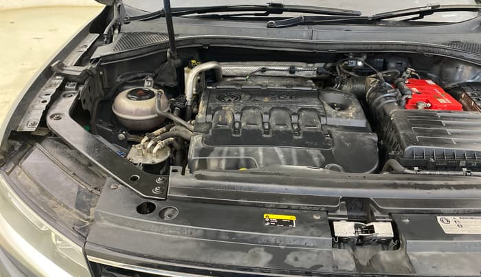 2018 Volkswagen TIGUAN COMFORTLINE TDI AT, Diesel, Automatic, 1,33,204 km, Engine View - Right