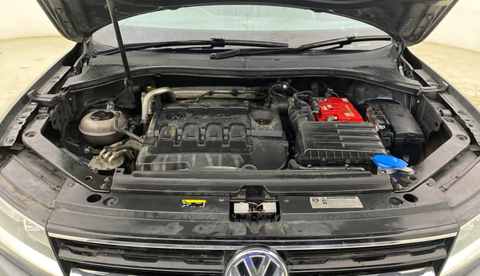 2018 Volkswagen TIGUAN COMFORTLINE TDI AT, Diesel, Automatic, 1,33,204 km, Engine View