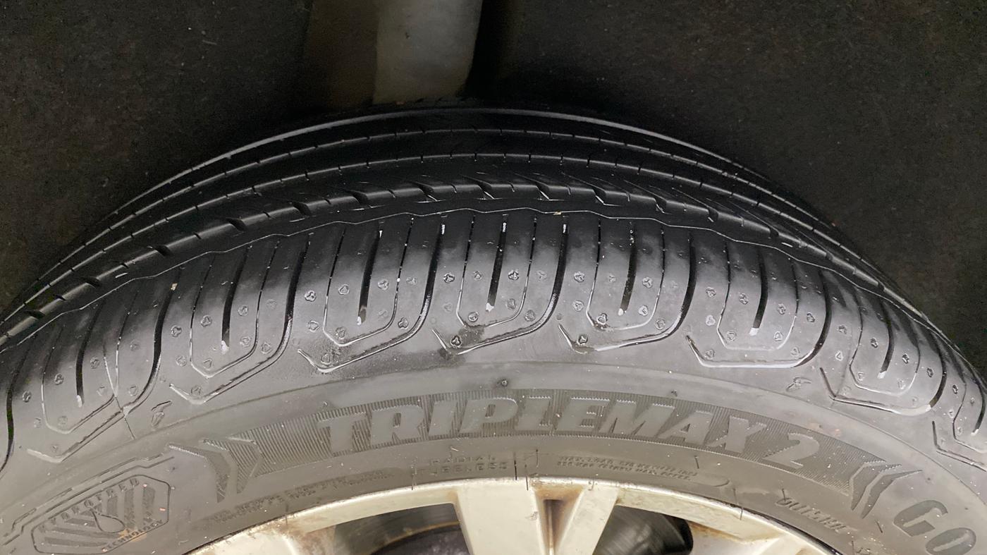 2018 Volkswagen TIGUAN COMFORTLINE TDI AT, Diesel, Automatic, 1,33,306 km, Right Rear Tyre Tread