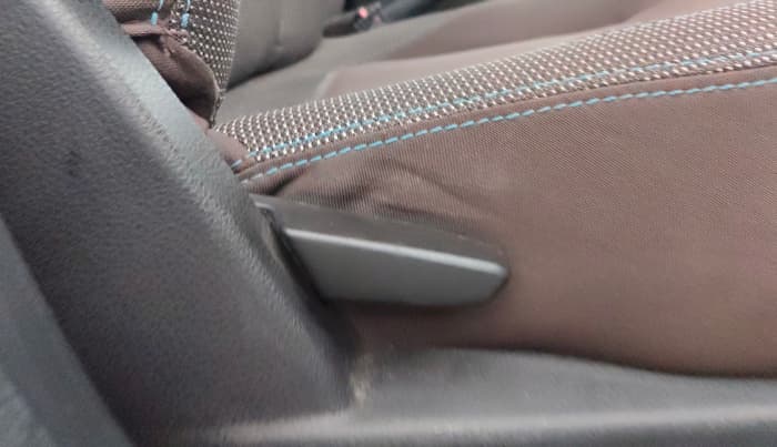 2021 Renault Duster RXZ 1.5 PETROL MT, Petrol, Manual, 44,227 km, Driver Side Adjustment Panel