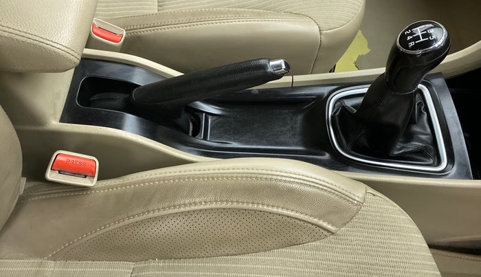 2018 Maruti Ciaz ZETA 1.4 VVT, Petrol, Manual, 57,133 km, Gear Lever