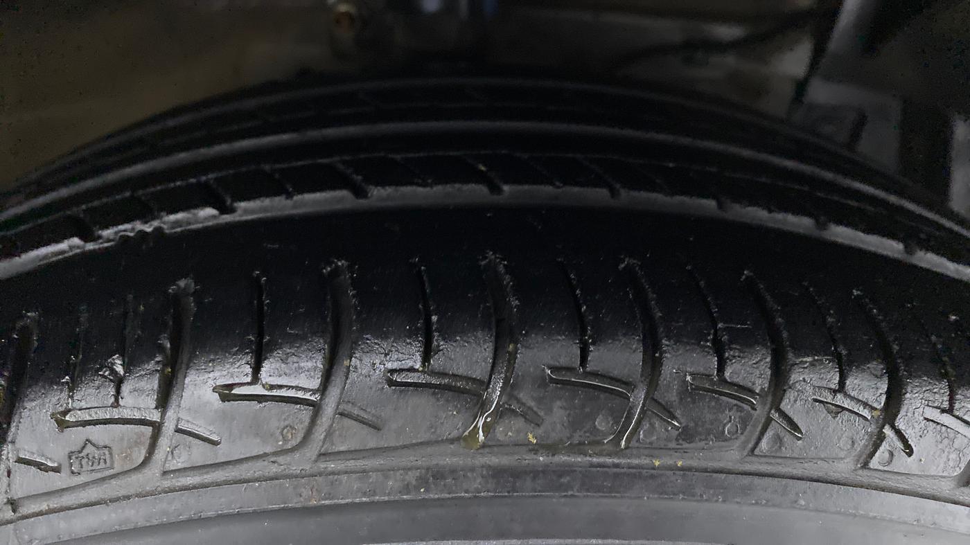 2018 Maruti Ciaz ZETA 1.4 VVT, Petrol, Manual, 57,133 km, Right Front Tyre Tread