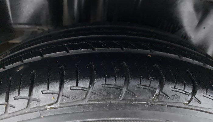 2018 Maruti Ciaz ZETA 1.4 VVT, Petrol, Manual, 57,133 km, Right Rear Tyre Tread