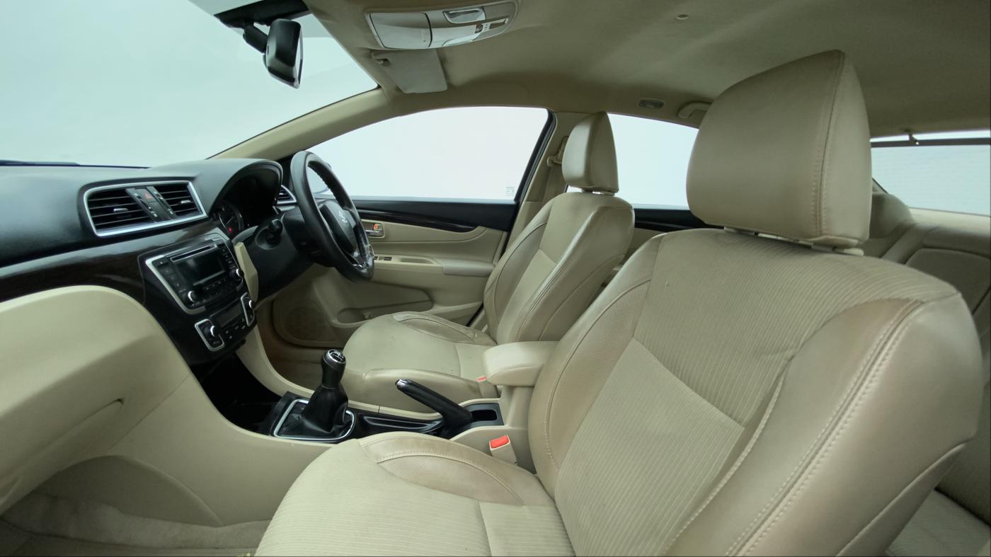 2018 Maruti Ciaz ZETA 1.4 VVT, Petrol, Manual, 57,133 km, Right Side Front Door Cabin