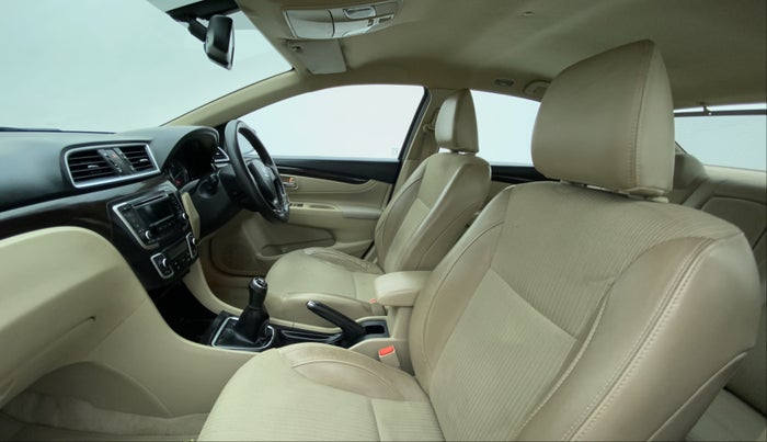 2018 Maruti Ciaz ZETA 1.4 VVT, Petrol, Manual, 57,133 km, Right Side Front Door Cabin
