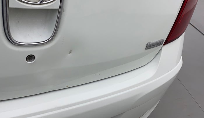 2011 Hyundai i10 MAGNA 1.1, Petrol, Manual, 1,24,749 km, Dicky (Boot door) - Slightly dented