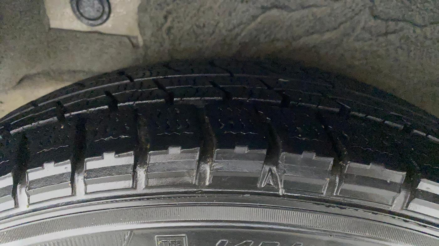 2011 Hyundai i10 MAGNA 1.1, Petrol, Manual, 1,24,749 km, Right Rear Tyre Tread