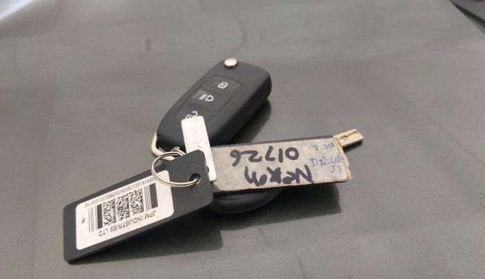 2022 Tata NEXON XM SUNROOF DIESEL, Diesel, Manual, 70,223 km, Key Close Up