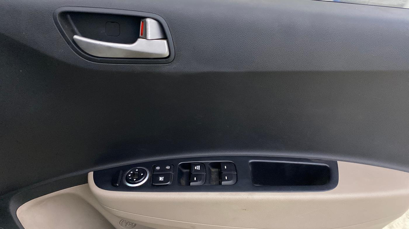 2014 Hyundai Xcent S (O) 1.2, Petrol, Manual, 70,211 km, Driver Side Door Panels Control