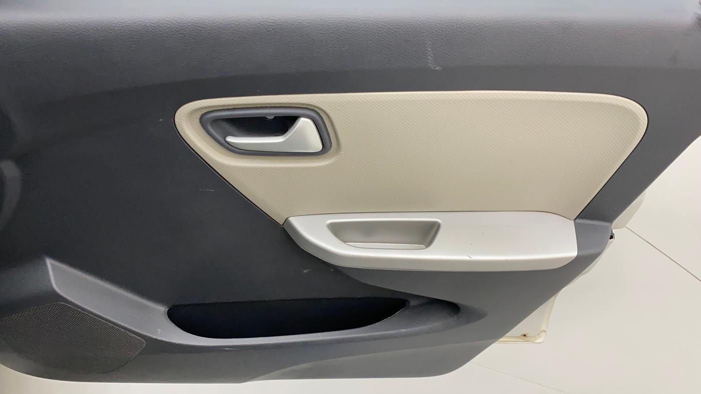 2016 Maruti Alto K10 VXI (O) AMT, Petrol, Automatic, 61,473 km, Driver Side Door Panels Control