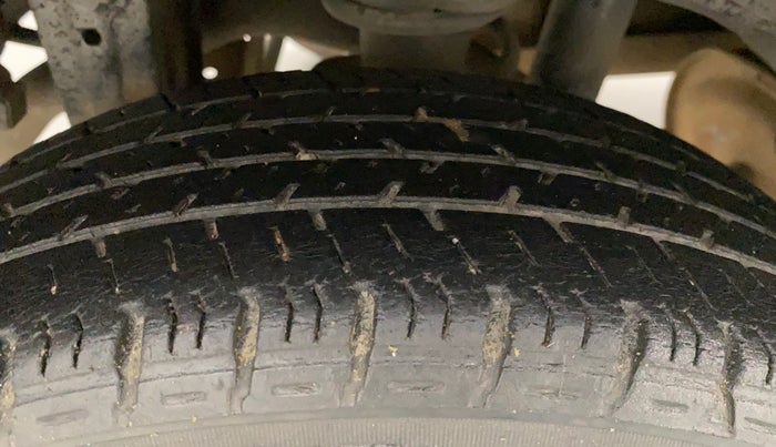2016 Maruti Alto K10 VXI (O) AMT, Petrol, Automatic, 61,473 km, Right Rear Tyre Tread