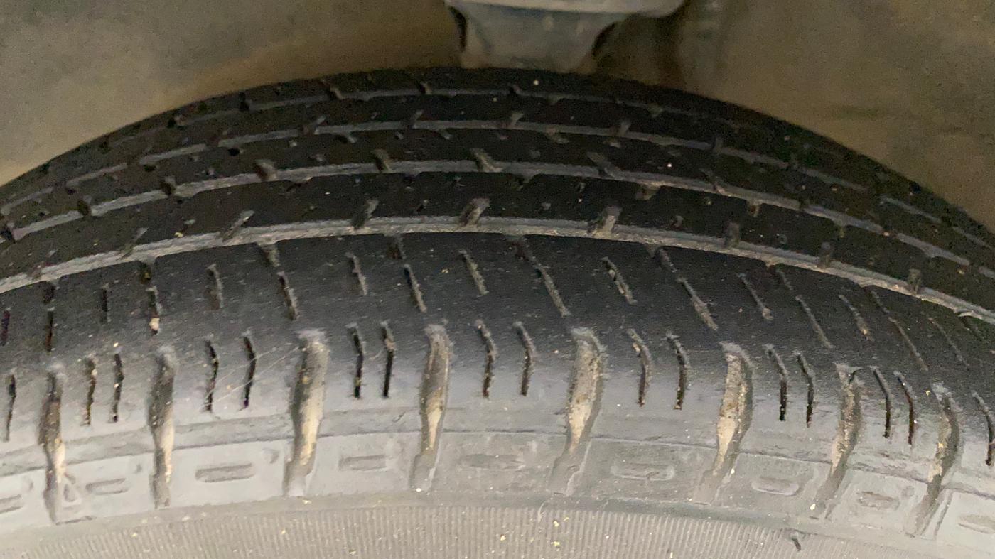 2016 Maruti Alto K10 VXI (O) AMT, Petrol, Automatic, 61,473 km, Left Front Tyre Tread