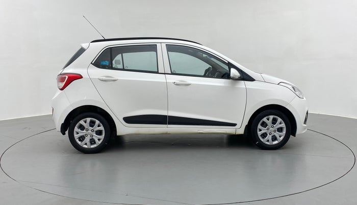 2016 Hyundai Grand i10 SPORTZ 1.2 KAPPA VTVT, Petrol, Manual, 43,720 km, Right Side View