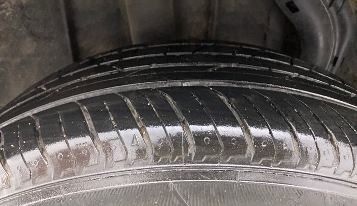 2022 Nissan MAGNITE XE, Petrol, Manual, 22,118 km, Right Rear Tyre Tread
