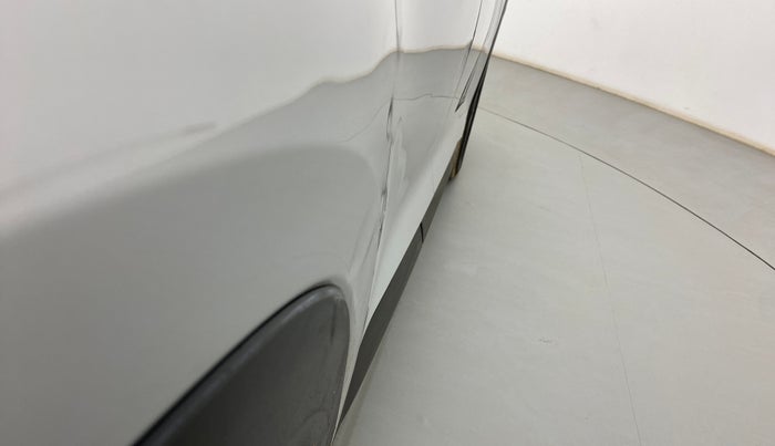 2022 Nissan MAGNITE XE, Petrol, Manual, 22,118 km, Right rear door - Slightly dented