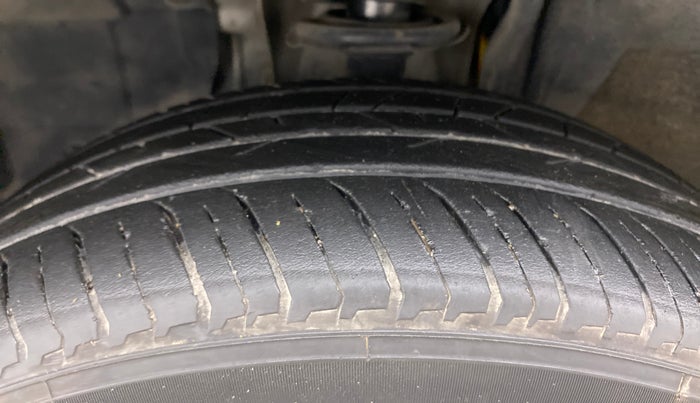 2022 Nissan MAGNITE XE, Petrol, Manual, 22,118 km, Left Front Tyre Tread