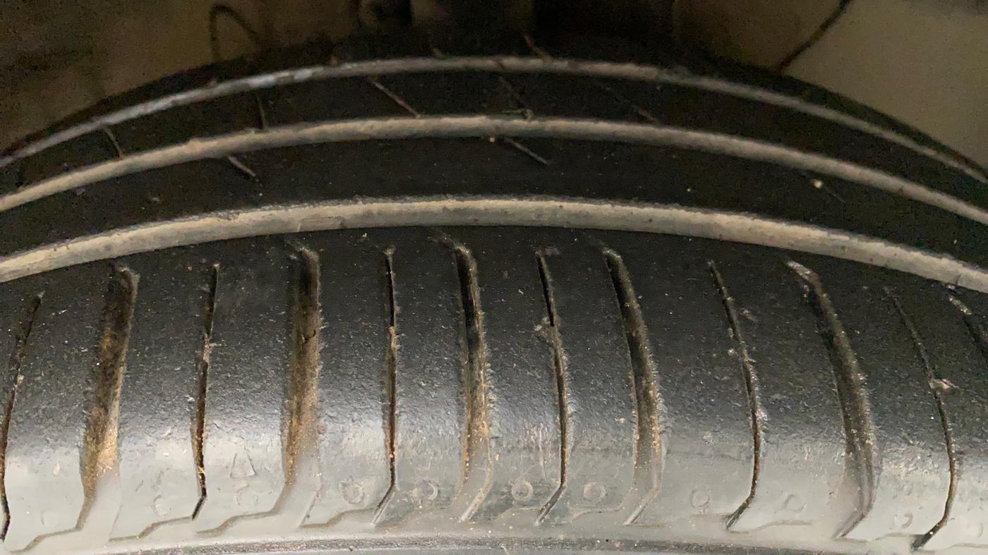 2018 Hyundai Verna 1.6 EX VTVT AT, Petrol, Automatic, 18,046 km, Right Front Tyre Tread