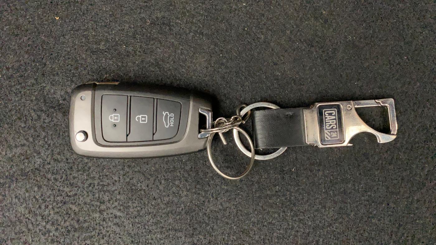 2018 Hyundai Verna 1.6 EX VTVT AT, Petrol, Automatic, 18,046 km, Key Close Up