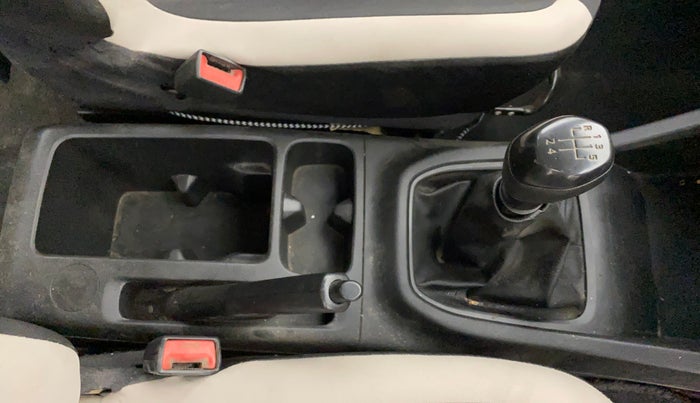 2022 Renault TRIBER RXL MT, Petrol, Manual, 68,363 km, Gear Lever