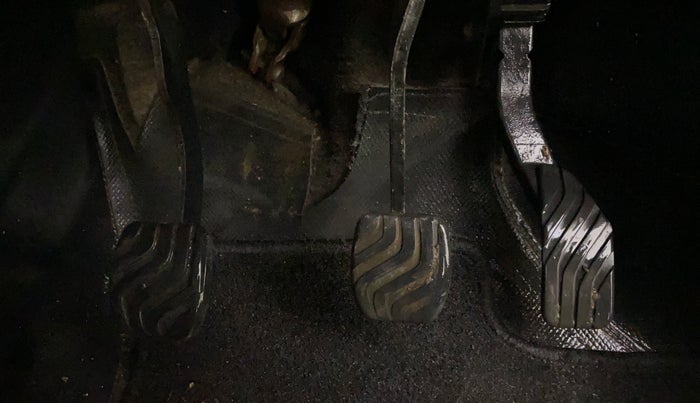 2022 Renault TRIBER RXL MT, Petrol, Manual, 68,363 km, Pedals