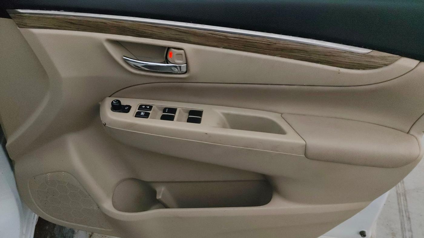 2020 Maruti Ciaz ALPHA 1.5 SHVS PETROL, Petrol, Manual, 47,409 km, Driver Side Door Panels Control