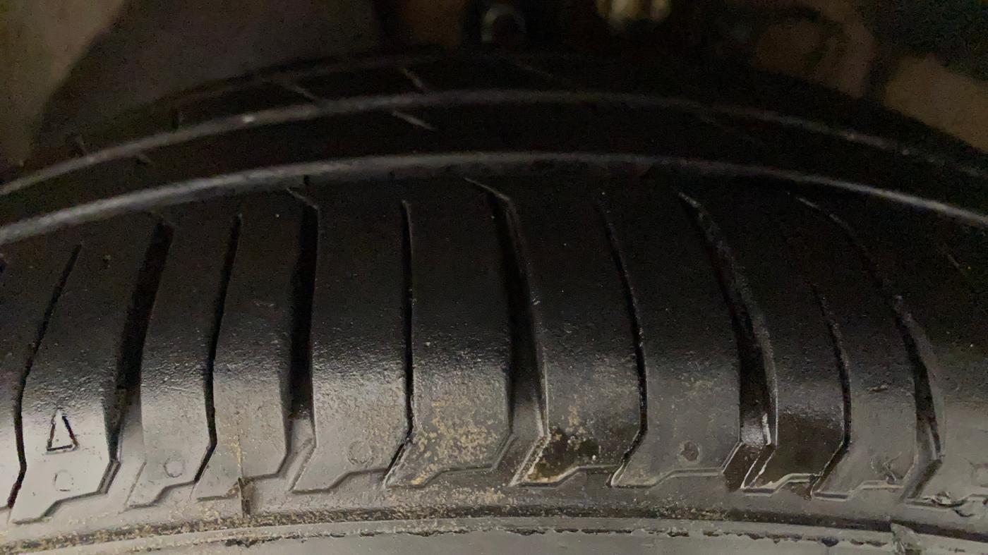 2010 Volkswagen Polo TRENDLINE 1.2L PETROL, Petrol, Manual, 95,672 km, Left Front Tyre Tread