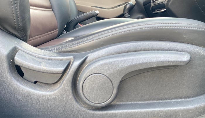 2015 Hyundai Elite i20 SPORTZ 1.2, Petrol, Manual, 59,872 km, Driver Side Adjustment Panel