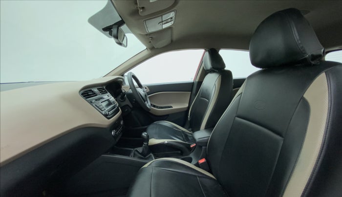 2016 Hyundai Elite i20 SPORTZ 1.2, Petrol, Manual, 1,01,399 km, Right Side Front Door Cabin